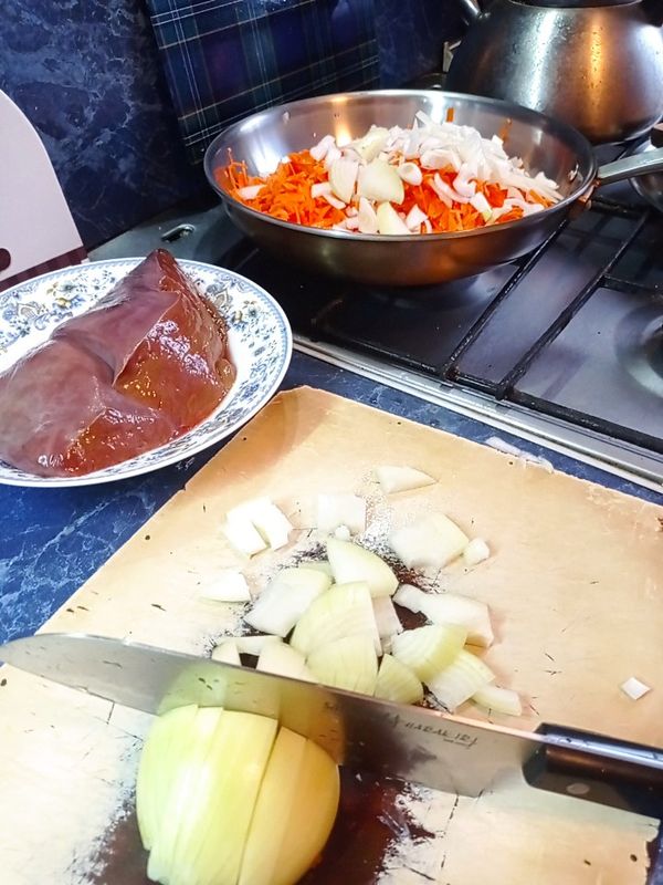 Паштет из говяжьей печени с морковью и луком