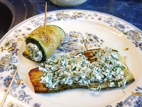 Кабачки рулеты с мягким творогом